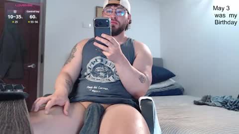 Snapshot of hunter_of_mn chatting on May 22, 10:54 am online show from May 22, 10:54 am
