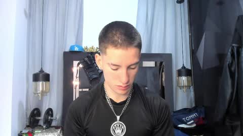 hunterheat_ online show from April 12, 1:27 pm