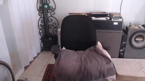 Snapshot of hunterxx420 chatting on January 22, 5:28 pm Hunter XX 420 online show from January 22, 5:28 pm