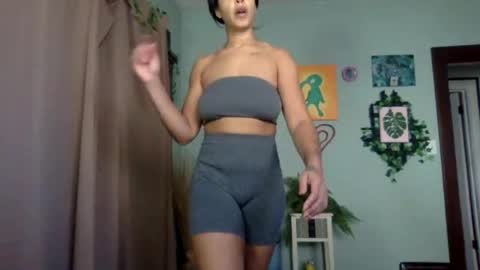 Snapshot of hunyybunz chatting on January 28, 6:39 pm Goddess Hunyy online show from January 28, 6:39 pm