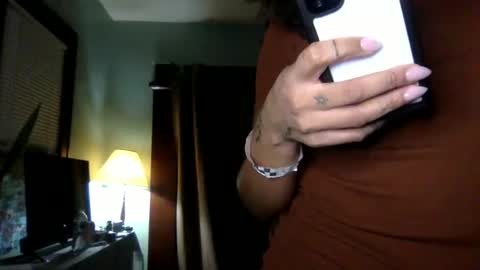 Snapshot of hunyybunz chatting on March 1, 4:47 am Goddess Hunyy online show from March 1, 4:47 am