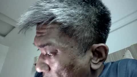 Snapshot of hussinyusof chatting on November 1, 5:31 am Husz online show from November 1, 5:31 am