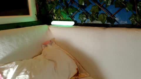 Snapshot of hustle6930 chatting on February 15, 2:15 am Kayla online show from February 15, 2:15 am