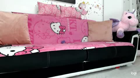 Snapshot of hustle6930 chatting on October 12, 2:43 am Kayla online show from October 12, 2:43 am