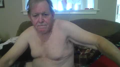Snapshot of hvl13 chatting on December 17, 9:54 pm hvl13 online show from December 17, 9:54 pm