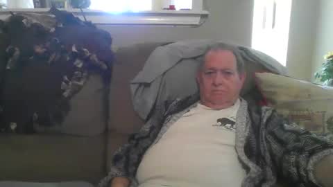 Snapshot of hvl13 chatting on April 29, 5:52 pm hvl13 online show from April 29, 5:52 pm