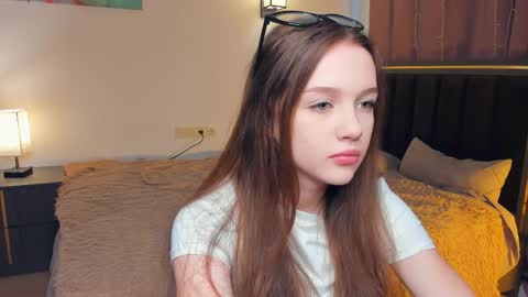 Lily online show from April 15, 7:15 am