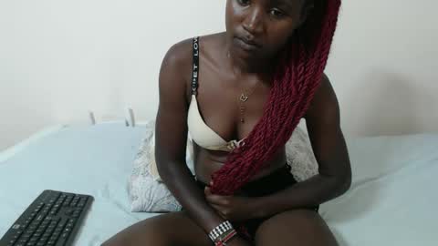 hyacinth_b online show from March 30, 11:22 am