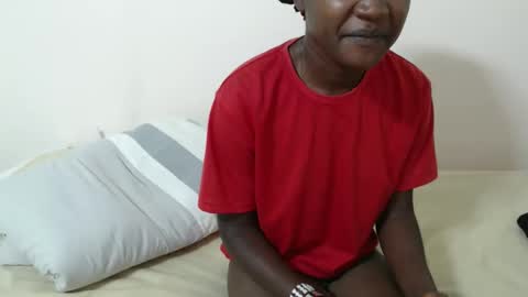 hyacinth_b online show from April 12, 12:10 pm