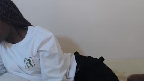 hyacinth_b online show from July 12, 5:59 pm