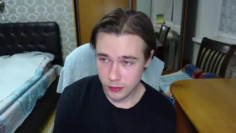 Tom online show from March 31, 1:33 pm