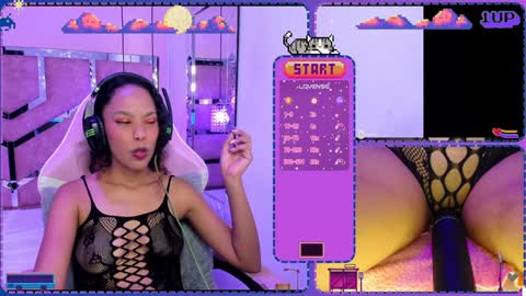 Snapshot of hyliebloom chatting on December 5, 4:09 am Ashley online show from December 5, 4:09 am