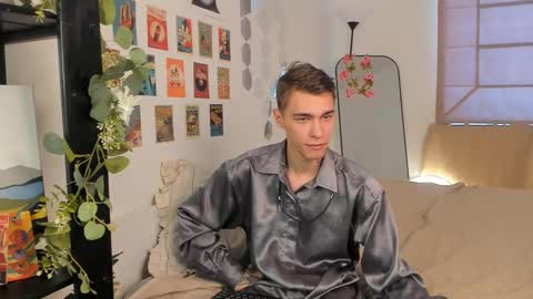 hyper_muse online show from March 23, 11:58 am