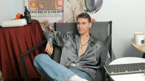 hyper_muse online show from March 28, 1:11 pm