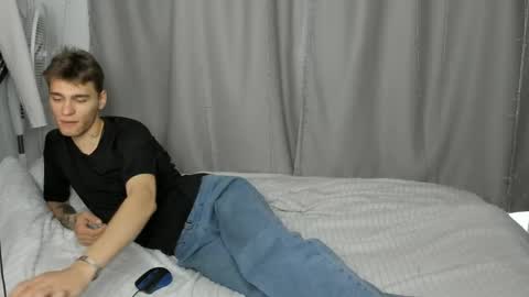 hyper_muse online show from March 30, 12:06 pm