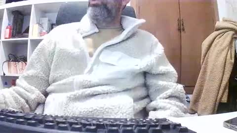 Snapshot of hyperpau chatting on November 2, 6:16 am Hyperpau online show from November 2, 6:16 am