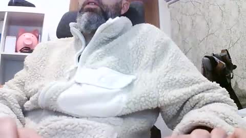 Snapshot of hyperpau chatting on December 14, 6:52 am Hyperpau online show from December 14, 6:52 am