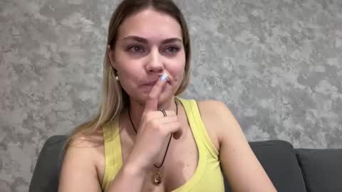 Snapshot of hypnosedesire chatting on May 8, 6:02 pm hypnosedesire online show from May 8, 6:02 pm