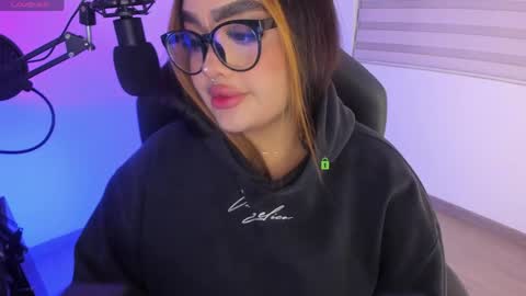 Ari online show from April 16, 2:34 am