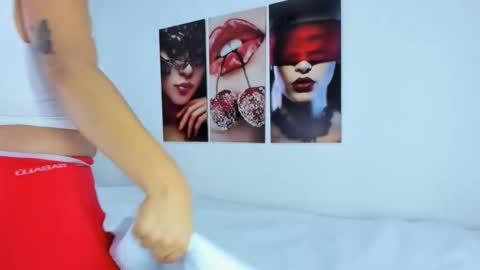 Snapshot of i_am_dolls chatting on December 1, 8:03 pm The Dolls online show from December 1, 8:03 pm