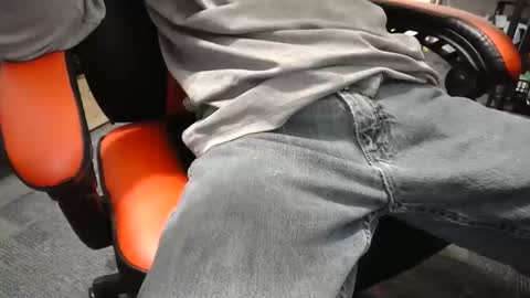 Snapshot of i_am_only_human chatting on November 4, 10:20 pm lucifer online show from November 4, 10:20 pm