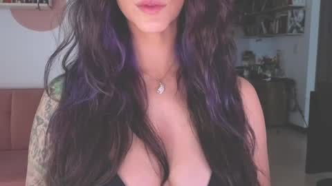 Lana Banana online show from April 9, 10:15 pm