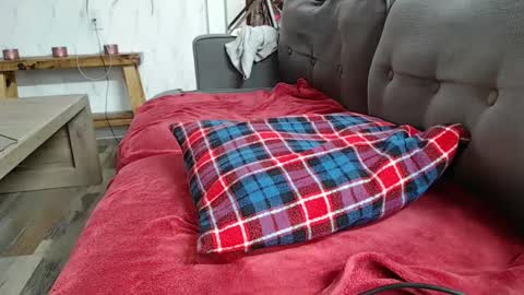 Snapshot of i_fetishize_u chatting on February 16, 9:59 pm ShortStuff online show from February 16, 9:59 pm