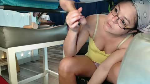 Snapshot of i_fetishize_u chatting on February 27, 10:53 pm ShortStuff online show from February 27, 10:53 pm