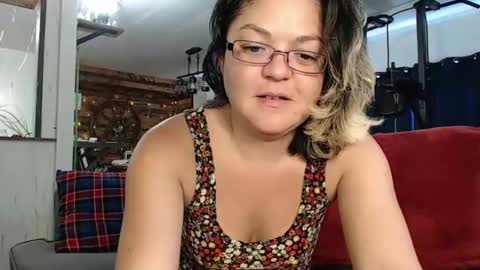 Snapshot of i_fetishize_u chatting on March 4, 1:59 pm ShortStuff online show from March 4, 1:59 pm