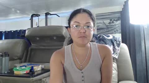 Snapshot of i_fetishize_u chatting on May 29, 5:44 pm ShortStuff online show from May 29, 5:44 pm