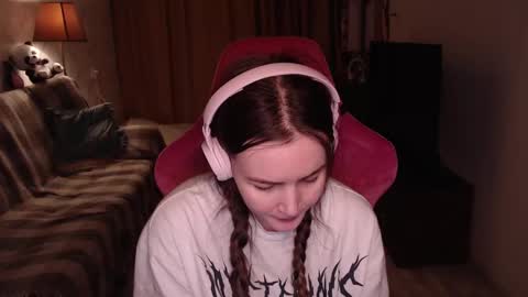 elisabeth online show from December 25, 1:51 pm