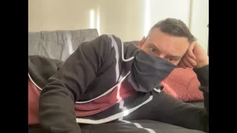 i o ro online show from December 15, 7:10 pm