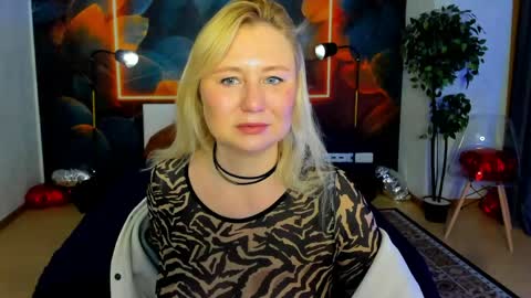 Samanta online show from May 18, 1:35 am