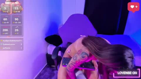 Snapshot of iam_angeel chatting on September 19, 12:23 am Angel 3 online show from September 19, 12:23 am