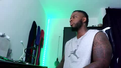 Mr H Independent model online show from October 27, 2:04 am