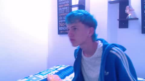 Snapshot of iam_lukas__ chatting on September 27, 1:21 am iam_lukas__ online show from September 27, 1:21 am