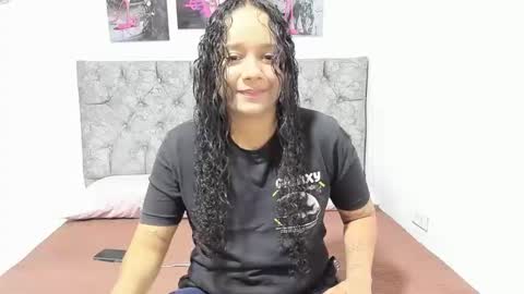 Snapshot of iam_mai chatting on February 5, 3:22 am iam_mai online show from February 5, 3:22 am