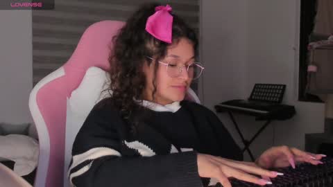 Snapshot of iam_nikki chatting on January 9, 8:03 am On instagram Imm NikkiHelp me reach 100 likes online show from January 9, 8:03 am