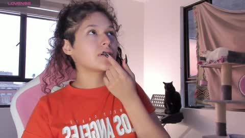 Snapshot of iam_nikki chatting on January 14, 10:55 pm On instagram Imm NikkiHelp me reach 100 likes online show from January 14, 10:55 pm