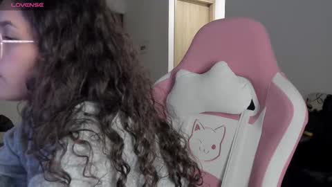 Snapshot of iam_nikki chatting on February 20, 6:06 am On instagram Imm NikkiHelp me reach 100 likes online show from February 20, 6:06 am