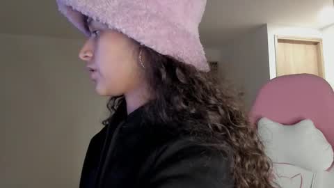 Snapshot of iam_nikki chatting on March 3, 12:37 am On instagram Imm NikkiHelp me reach 100 likes online show from March 3, 12:37 am