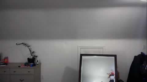 Snapshot of iamcrystalann chatting on November 30, 3:27 pm Crystal online show from November 30, 3:27 pm