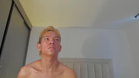 Juliiiiian online show from November 15, 11:51 am