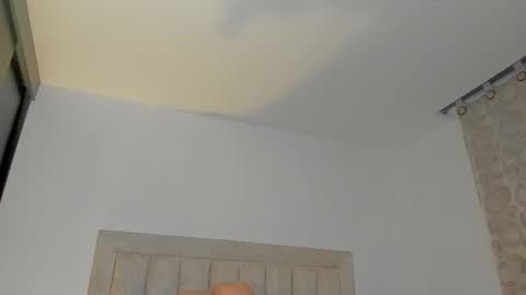 Juliiiiian online show from January 6, 11:03 am