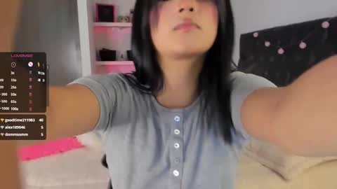 Snapshot of iamjulietaa chatting on January 1, 8:35 am    online show from January 1, 8:35 am