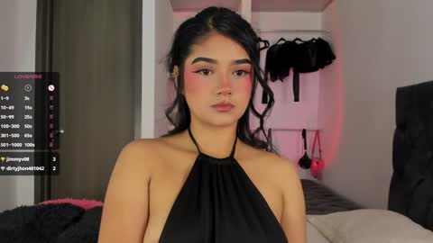 Snapshot of iamjulietaa chatting on February 25, 1:20 am    online show from February 25, 1:20 am