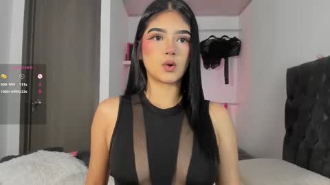 Snapshot of iamjulietaa chatting on September 17, 6:31 pm    online show from September 17, 6:31 pm