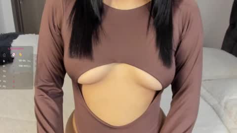 Snapshot of iamjulietaa chatting on September 22, 4:53 pm    online show from September 22, 4:53 pm