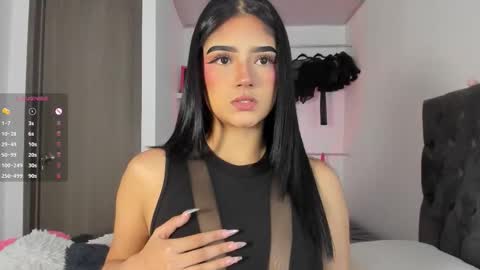 Snapshot of iamjulietaa chatting on September 27, 8:03 pm    online show from September 27, 8:03 pm