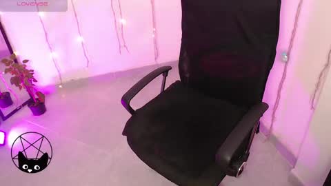 Mari online show from March 4, 3:00 am